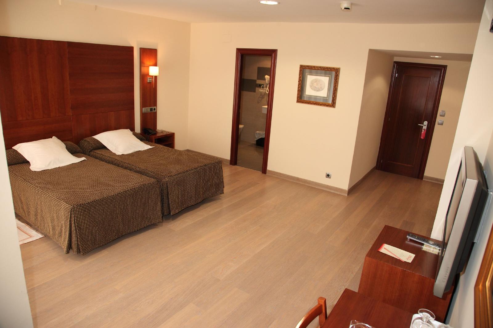 Hotel y Aptos Cesaraugusta
