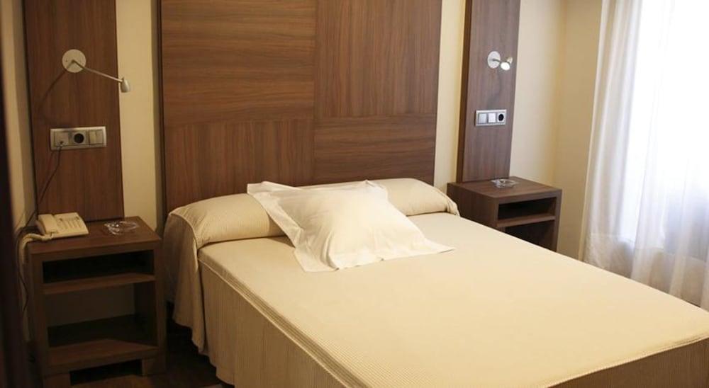 Hotel y Aptos Cesaraugusta