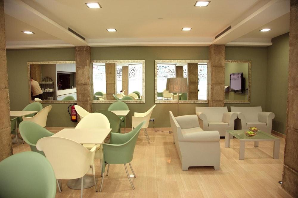 Hotel y Aptos Cesaraugusta