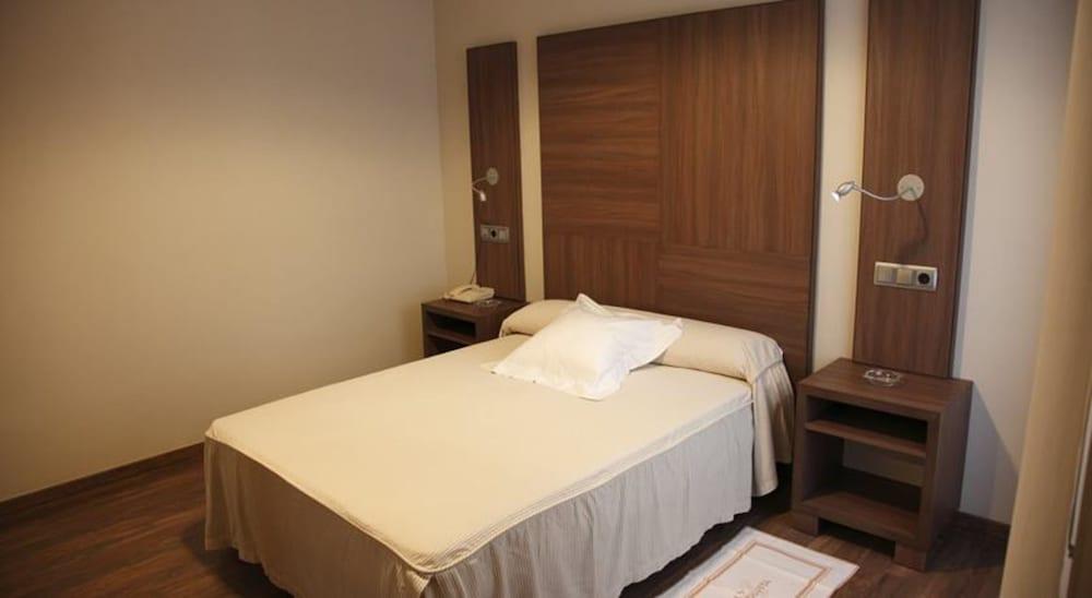 Hotel y Aptos Cesaraugusta