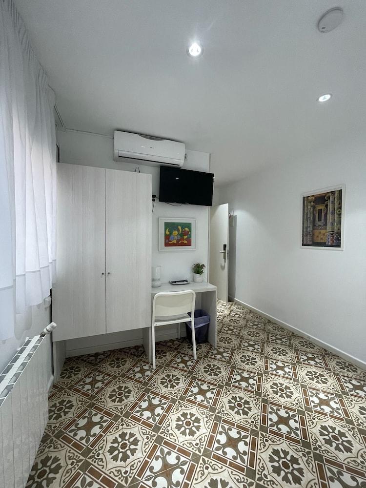 Hostal Nova