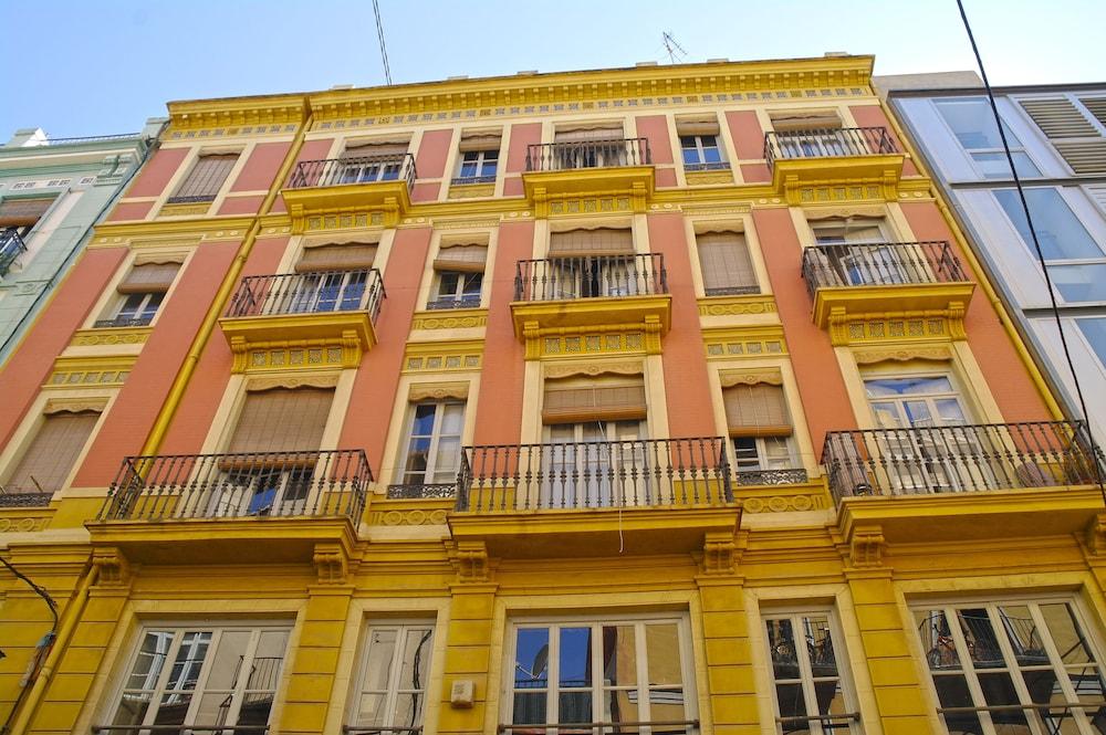 Down Town 13 Apartments