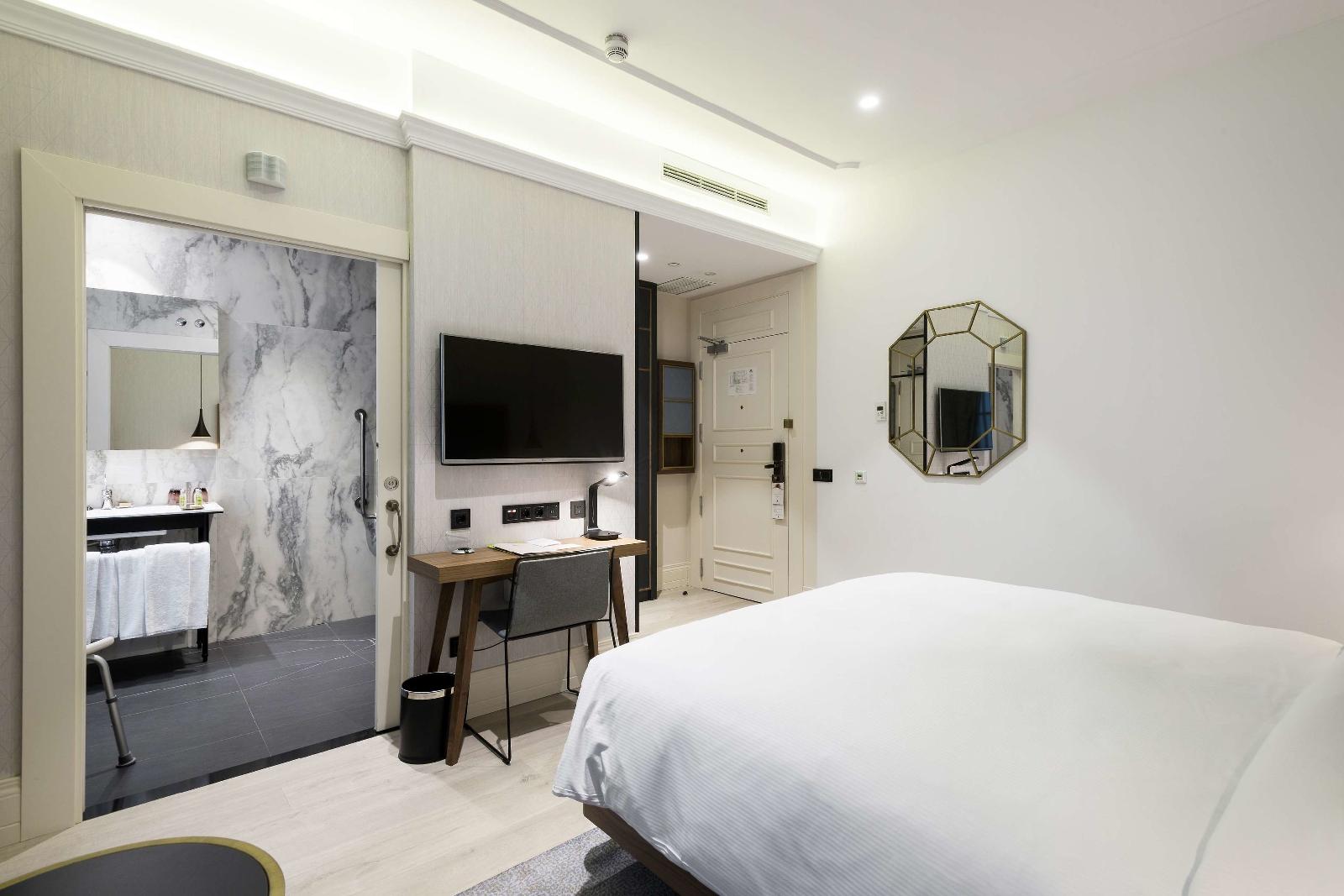 Doubletree By Hilton Madrid Prado