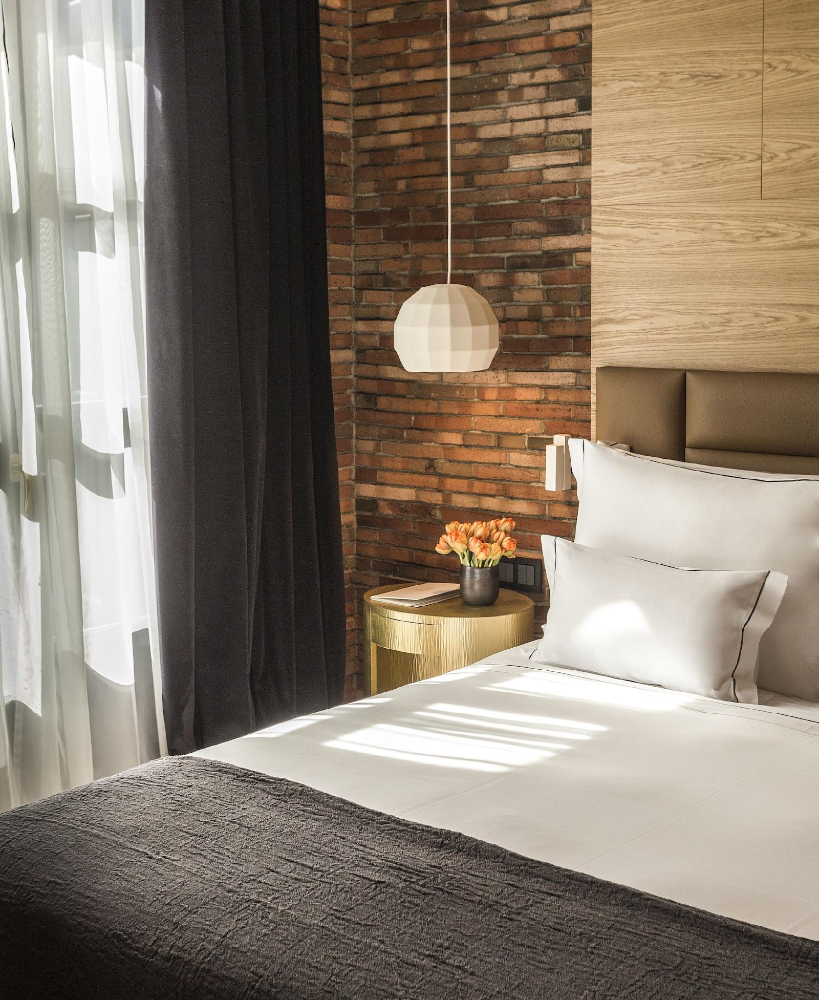 Monument Hotel