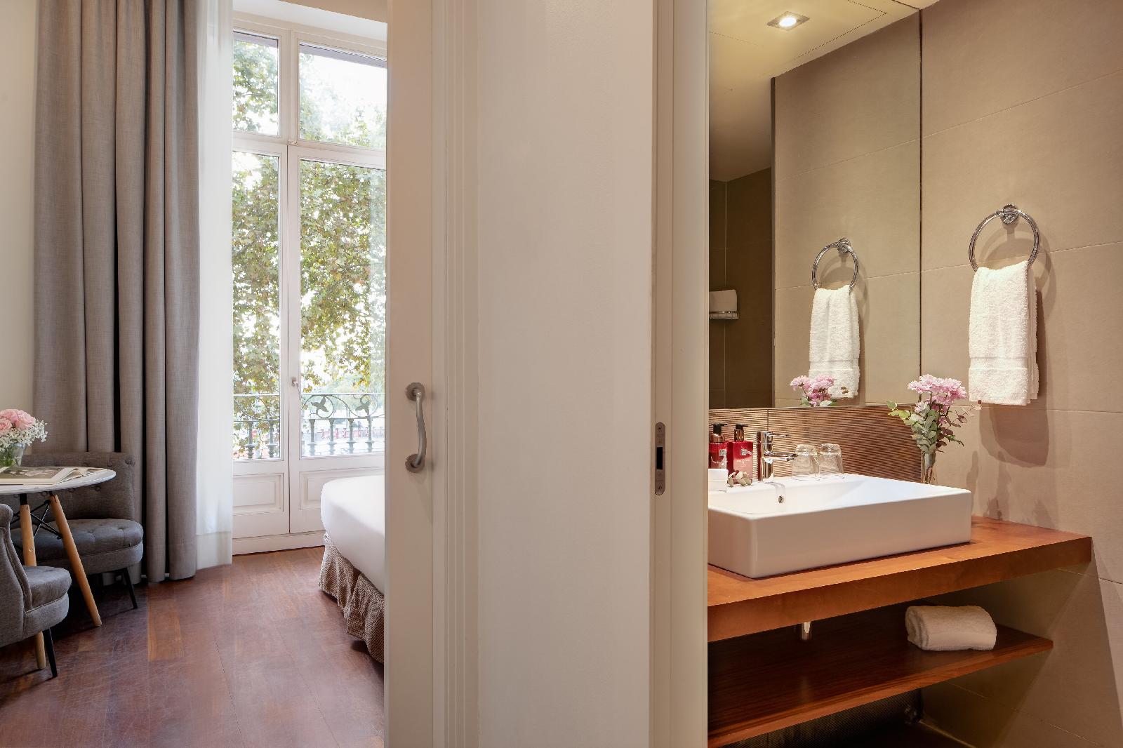 Duquesa Suites Landmark Hotel By Duquessa Hotel Collection