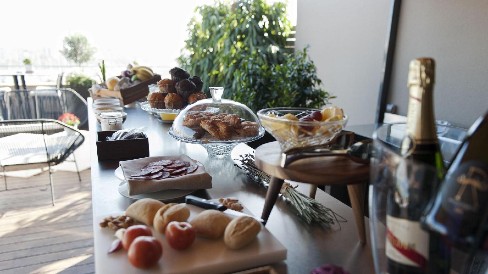 Duquesa Suites Landmark Hotel By Duquessa Hotel Collection