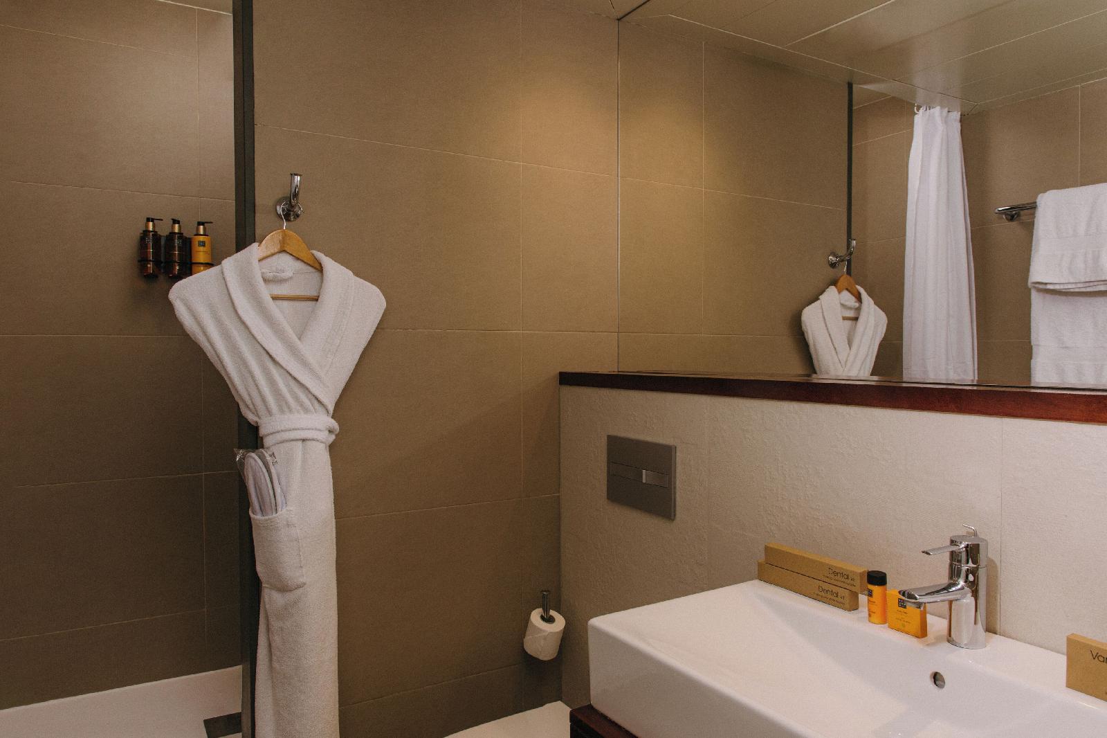 Duquesa Suites Landmark Hotel By Duquessa Hotel Collection