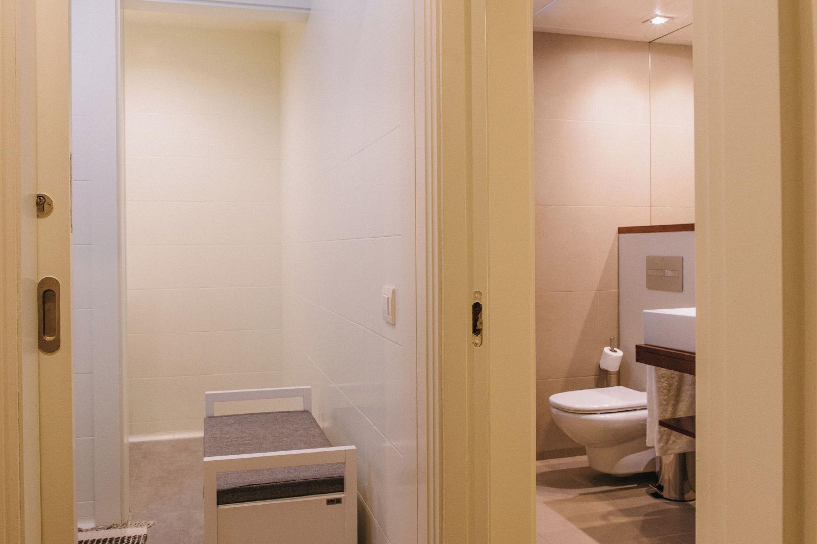 Duquesa Suites Landmark Hotel By Duquessa Hotel Collection