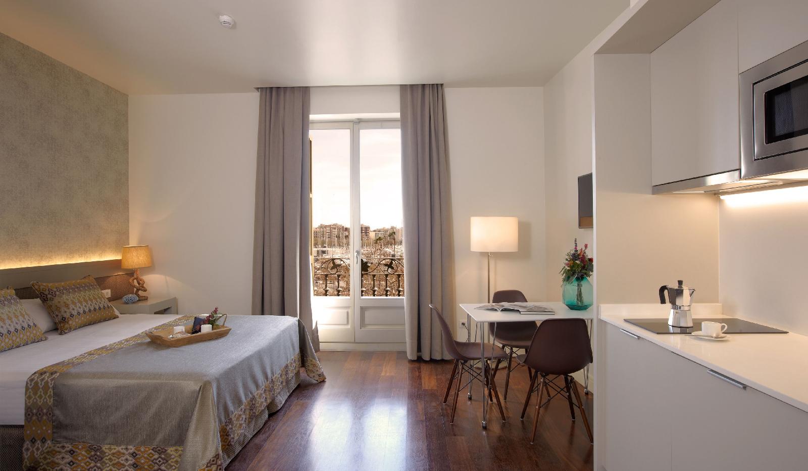 Duquesa Suites Landmark Hotel By Duquessa Hotel Collection