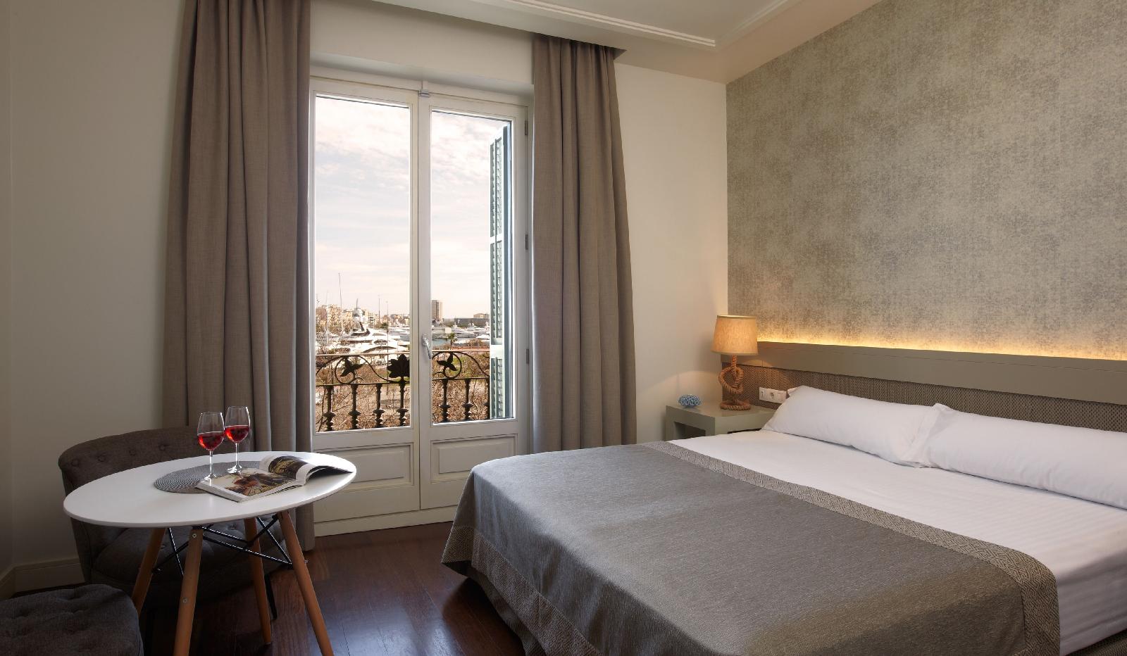 Duquesa Suites Landmark Hotel By Duquessa Hotel Collection