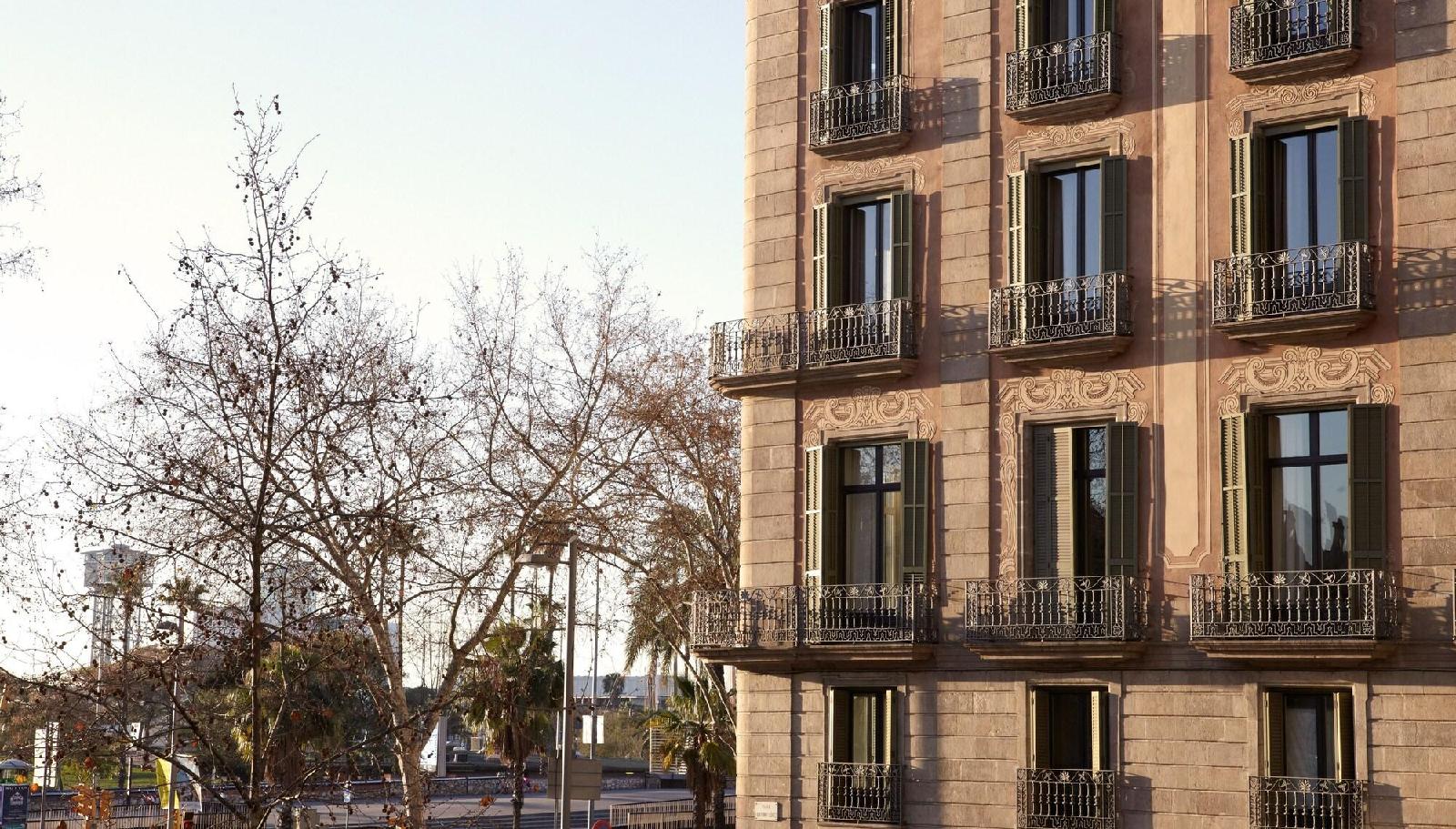 Duquesa Suites Landmark Hotel By Duquessa Hotel Collection