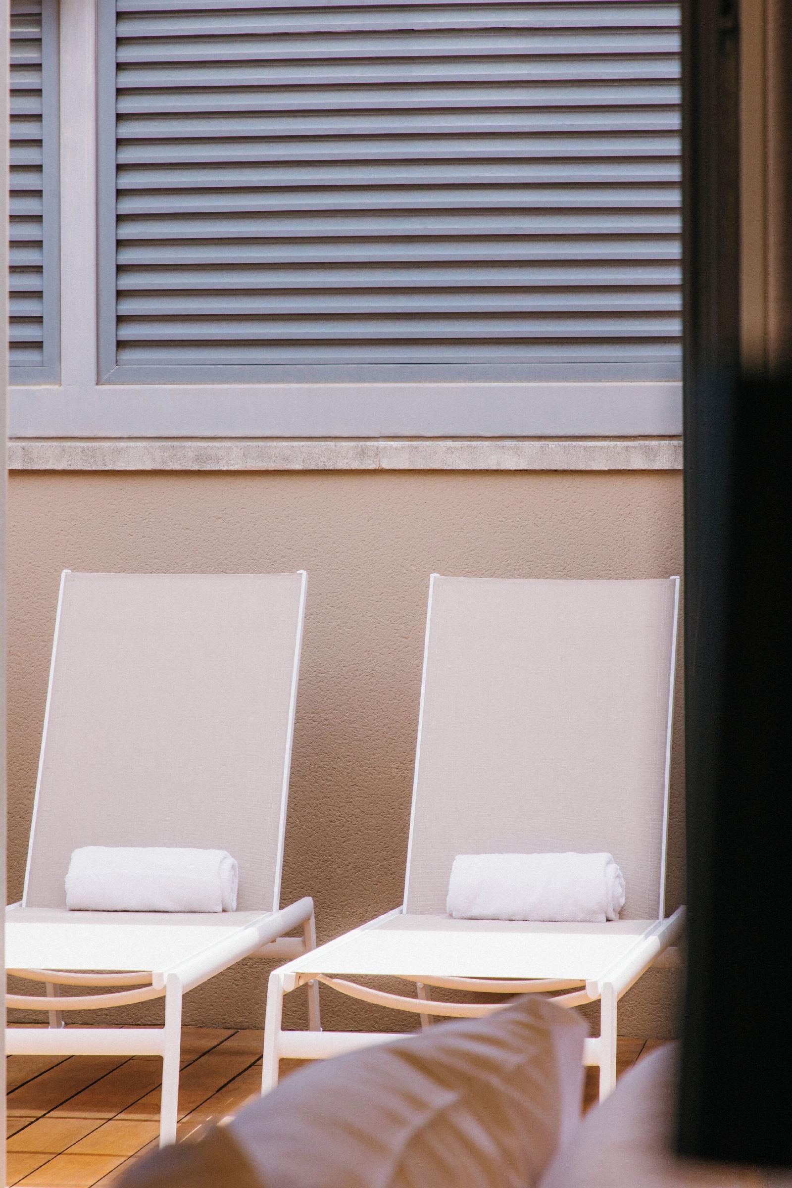 Duquesa Suites Landmark Hotel By Duquessa Hotel Collection