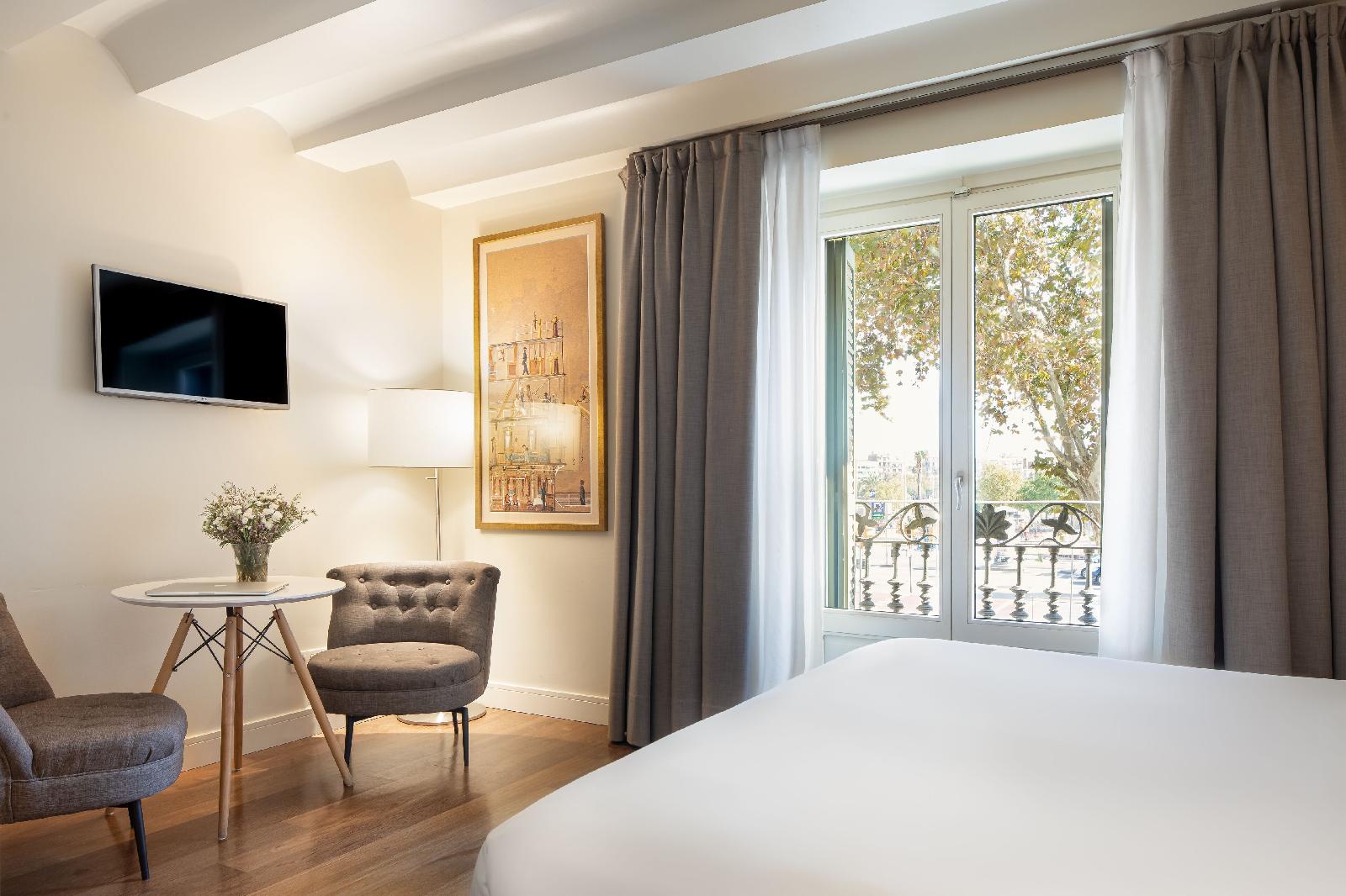 Duquesa Suites Landmark Hotel By Duquessa Hotel Collection