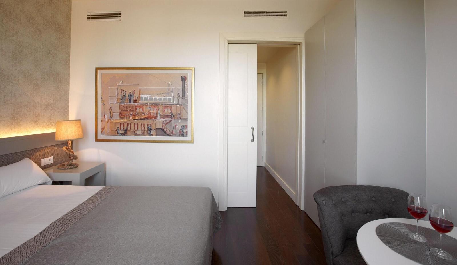 Duquesa Suites Landmark Hotel By Duquessa Hotel Collection