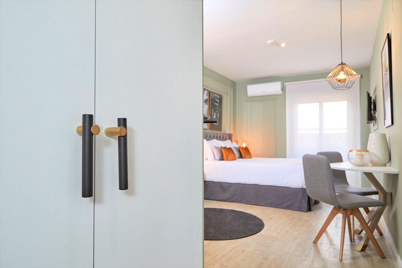 L&H La Latina