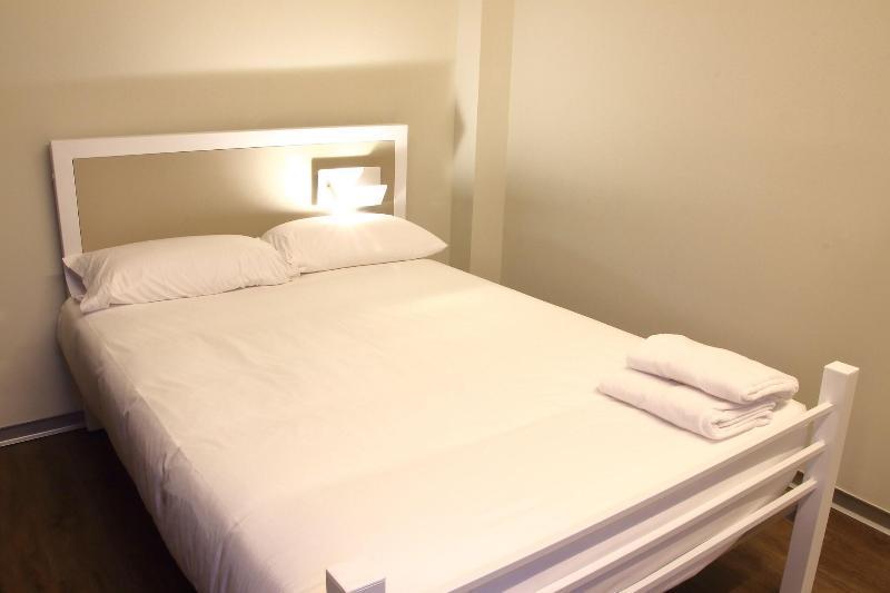 Poshtel Bilbao - Premium Hostel