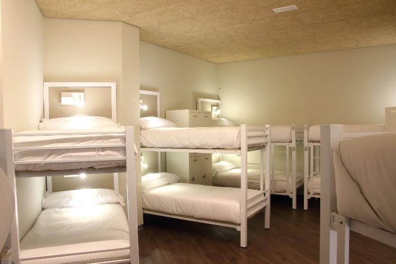 Poshtel Bilbao - Premium Hostel