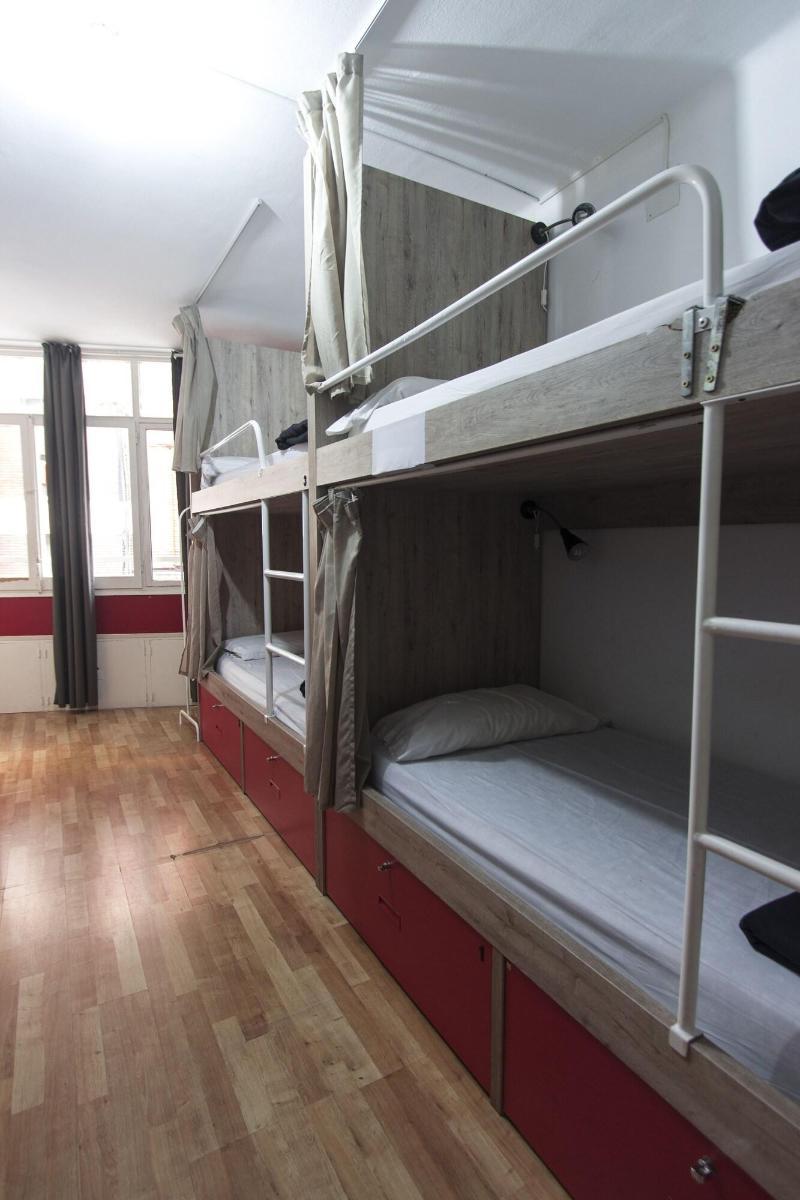 Break N Bed Hostel