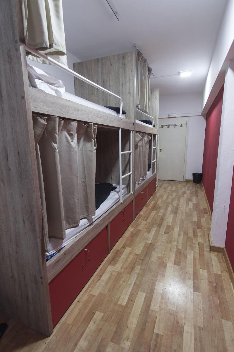Break N Bed Hostel