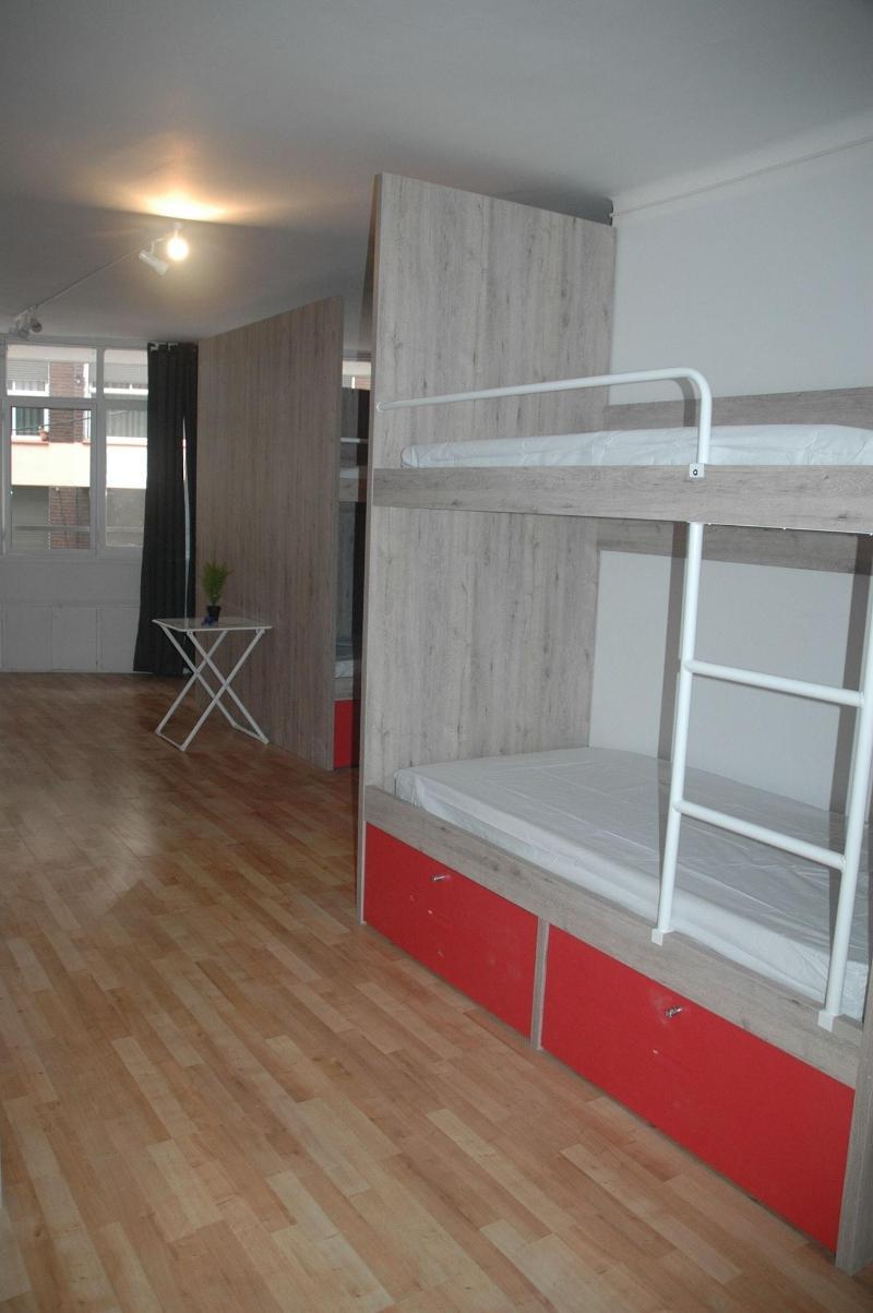 Break N Bed Hostel