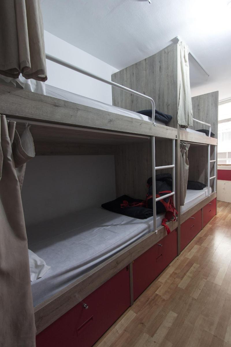 Break N Bed Hostel