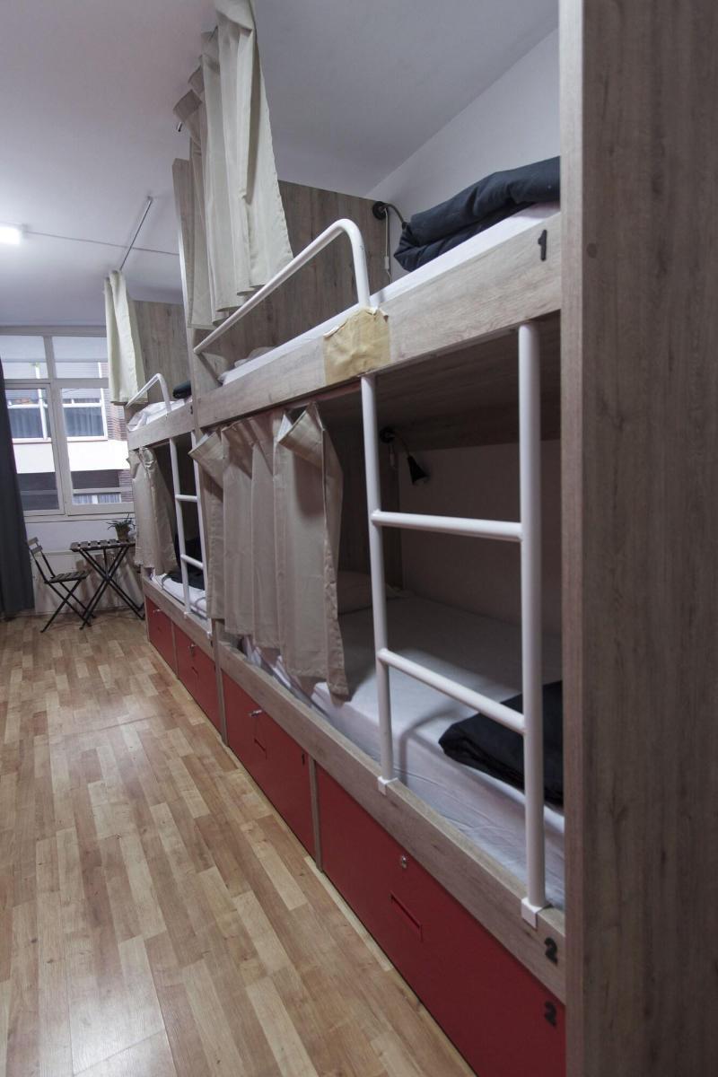 Break N Bed Hostel