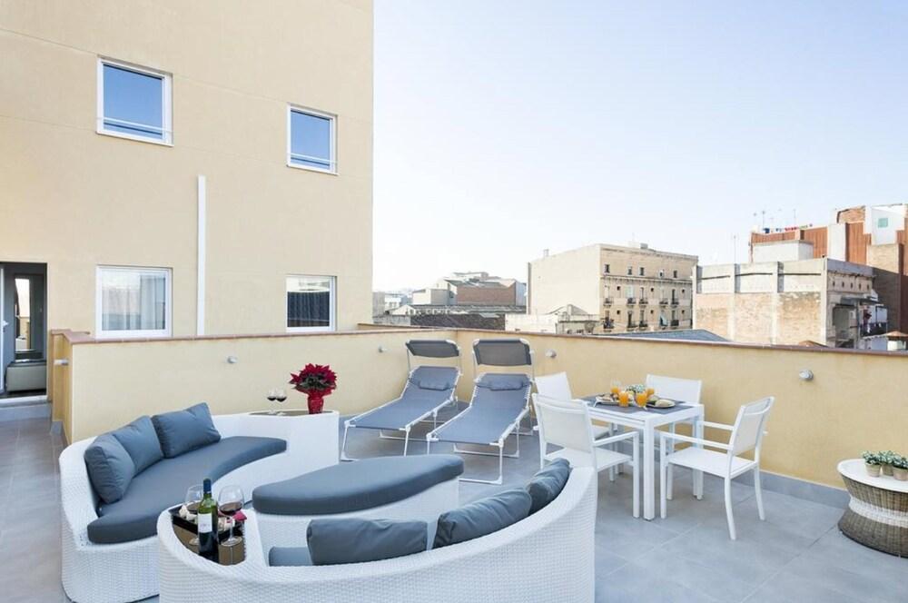 Mar Apartments