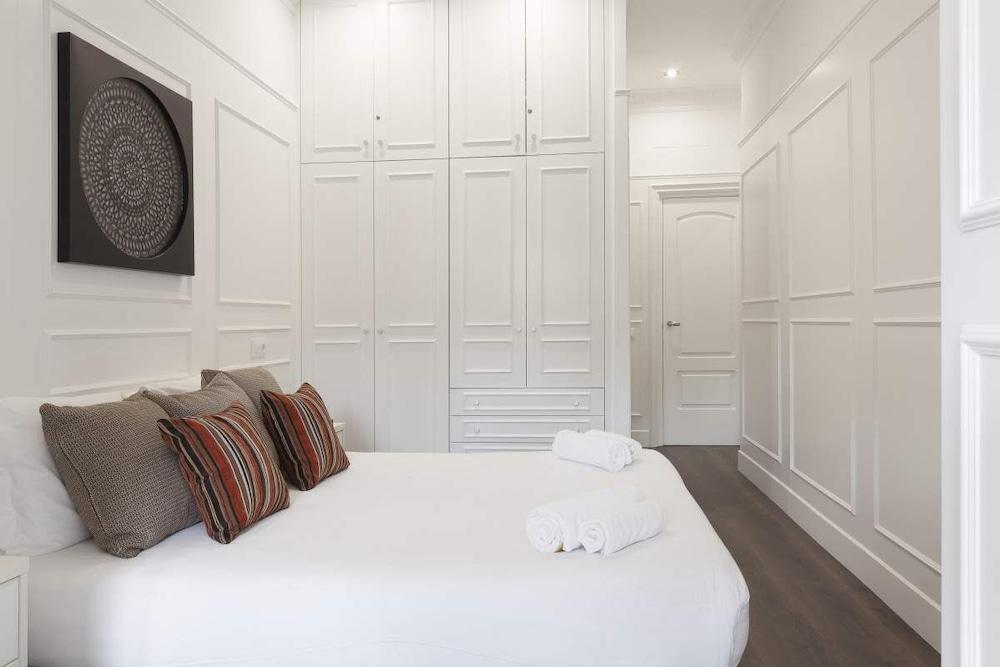 Enjoybcn Coliseum Apartments