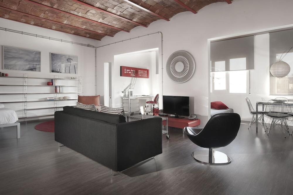 Enjoybcn Coliseum Apartments