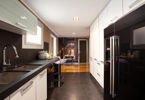 Enjoybcn Coliseum Apartments