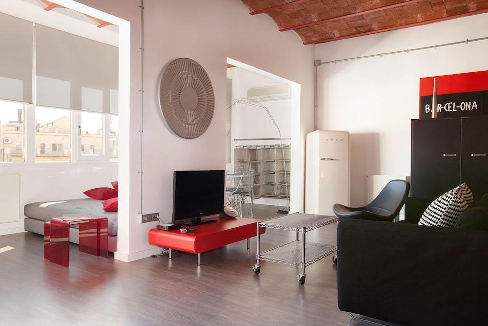 Enjoybcn Coliseum Apartments