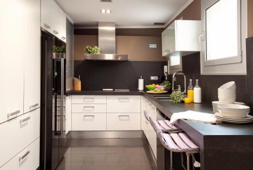 Enjoybcn Coliseum Apartments