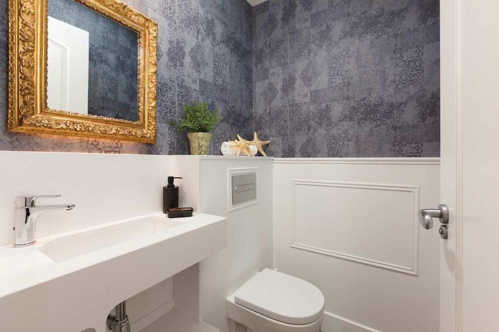 Enjoybcn Coliseum Apartments
