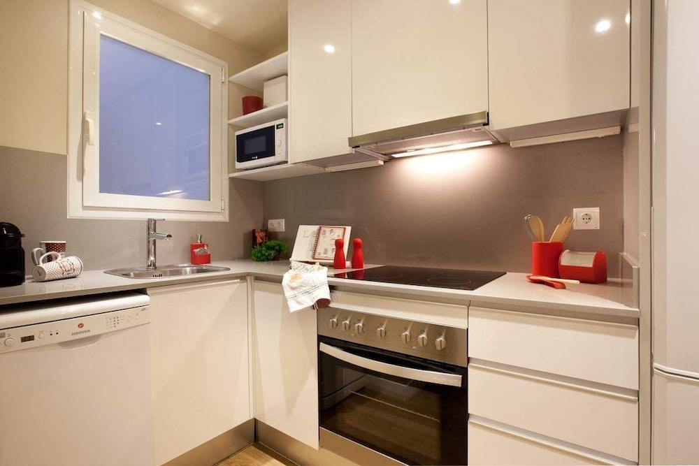 Enjoybcn Coliseum Apartments