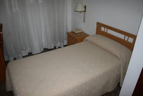 Hostal Puente De Piedra