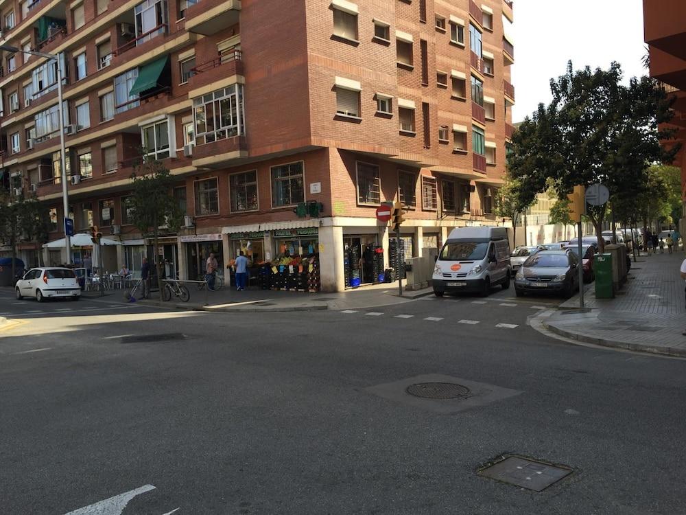 Go Bcn Hostal Ideal Badal