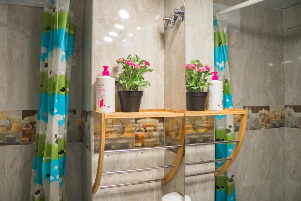 Go Bcn Hostal Ideal Badal