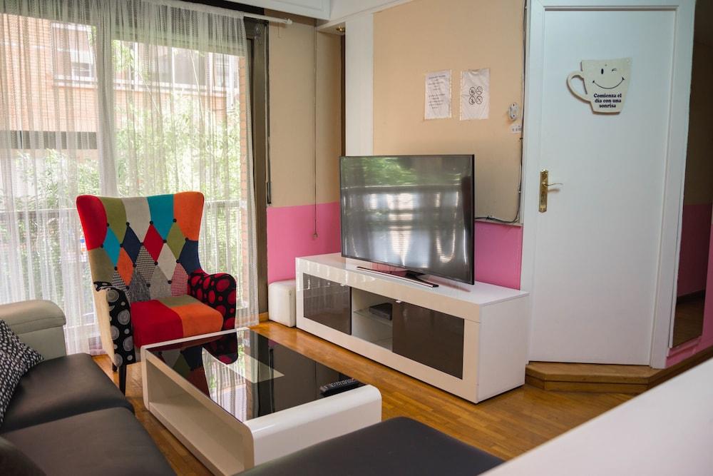 Go Bcn Hostal Ideal Badal
