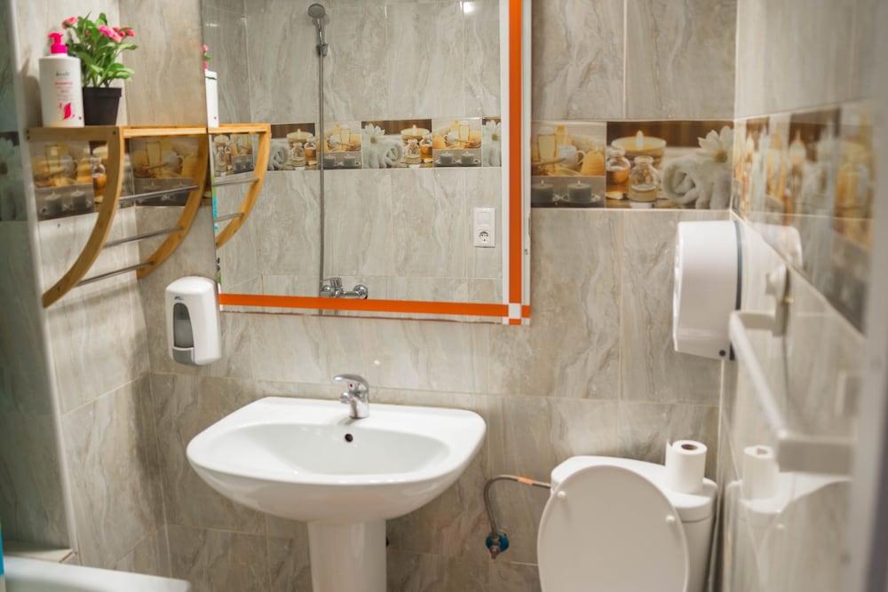 Go Bcn Hostal Ideal Badal