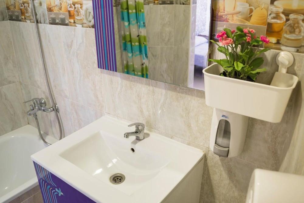 Go Bcn Hostal Ideal Badal