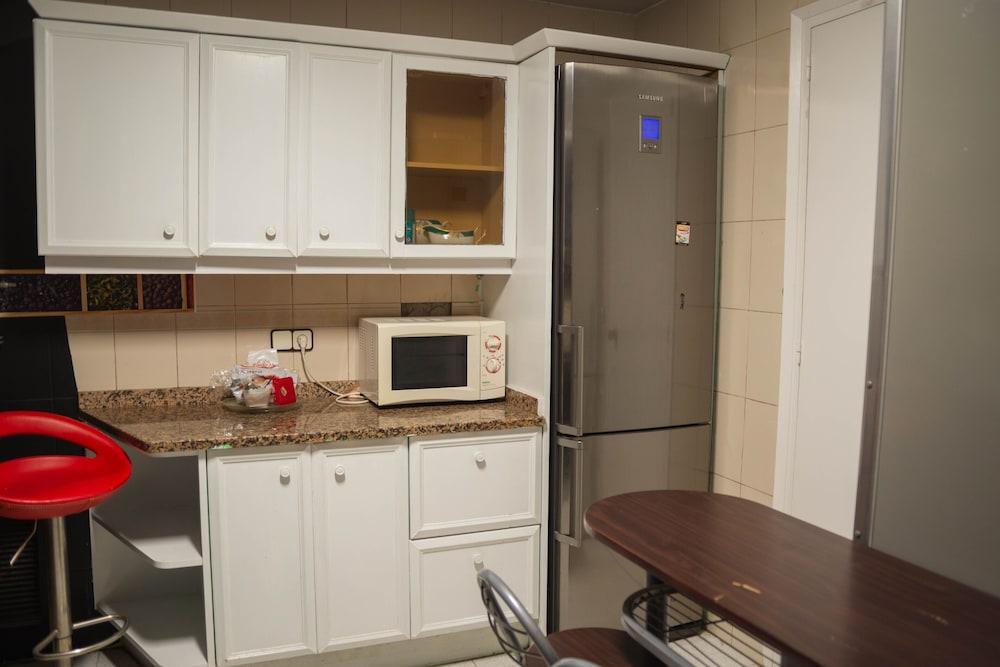 Go Bcn Hostal Ideal Badal