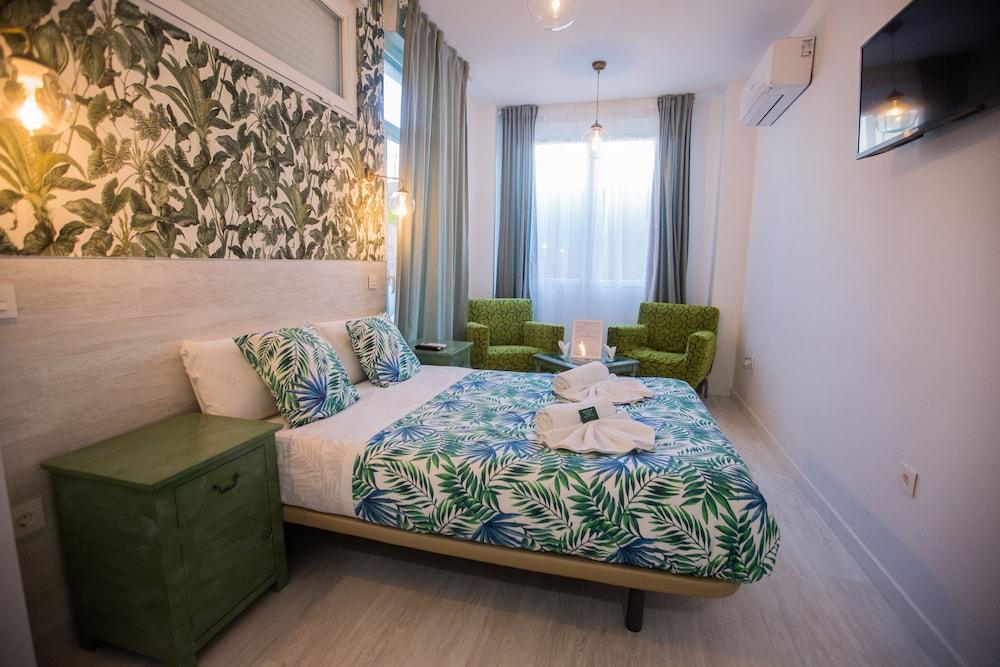 Hostal Escala Suites