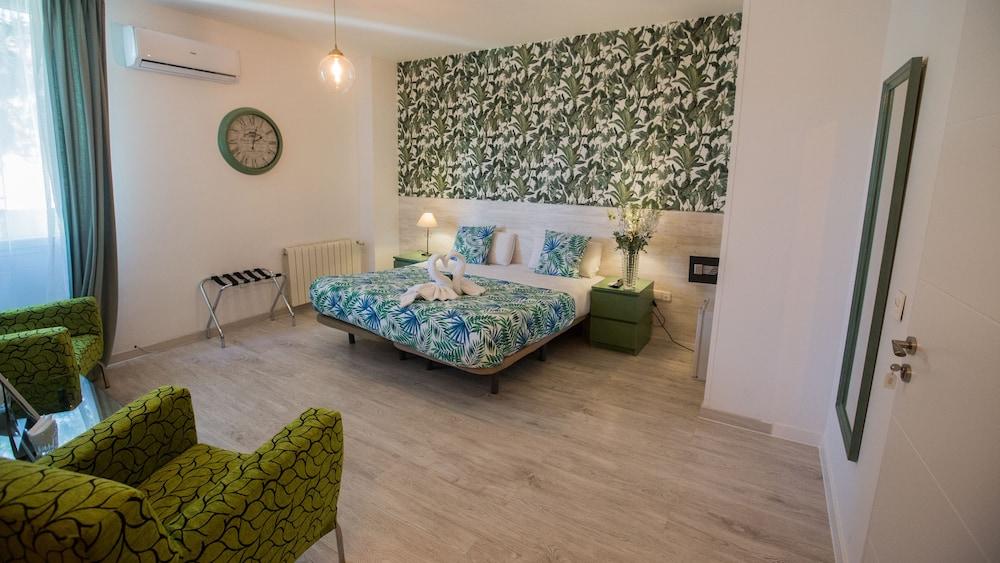 Hostal Escala Suites