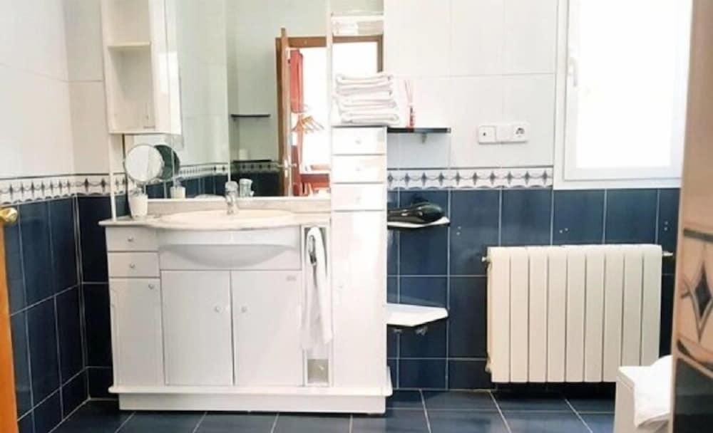 Hostal Escala Suites