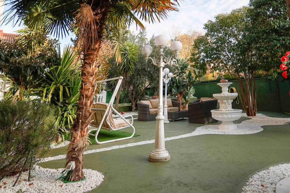 Hostal Escala Suites