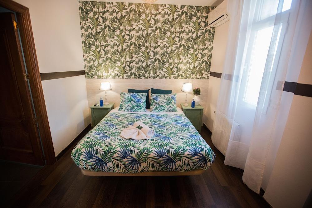 Hostal Escala Suites