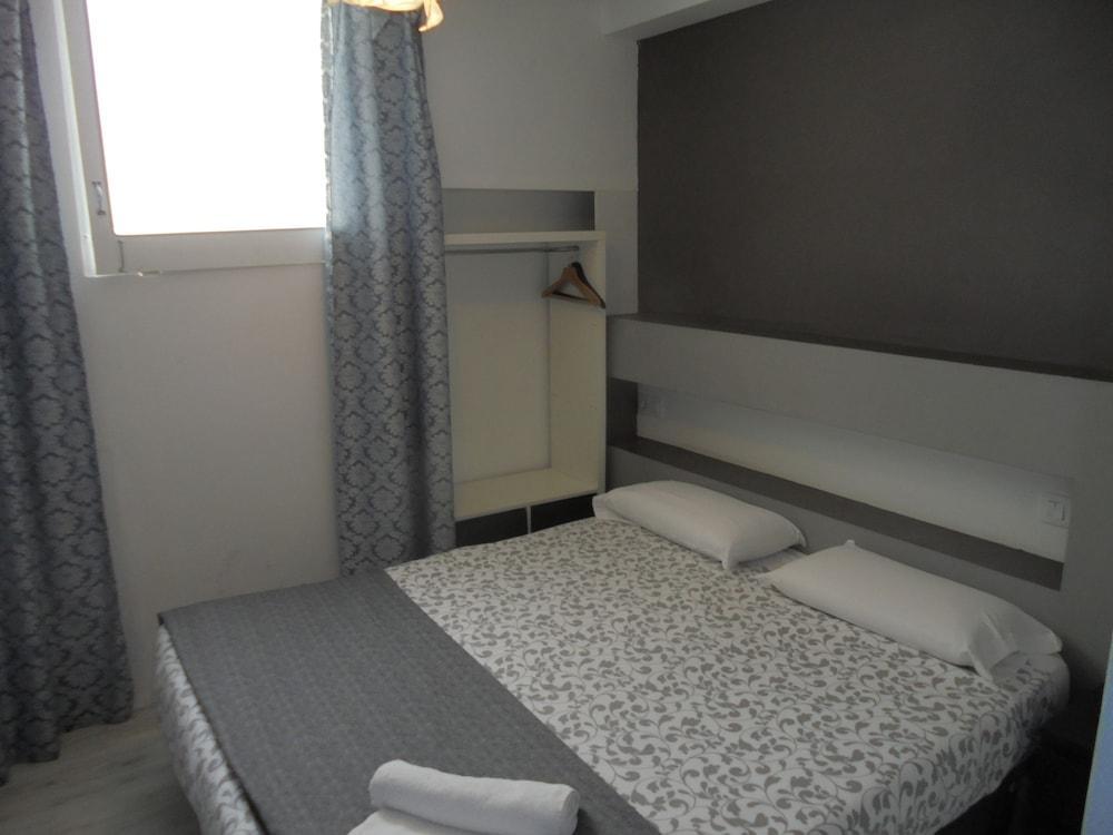 Hostal Easy Sants