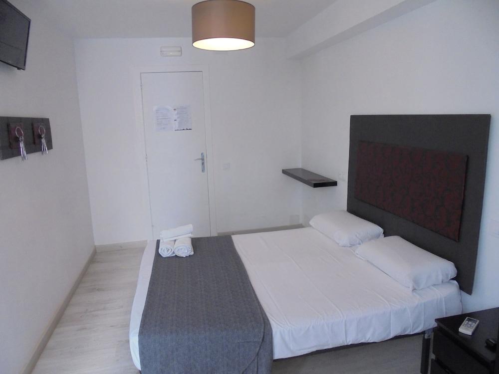 Hostal Easy Sants