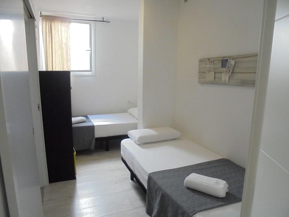 Hostal Easy Sants