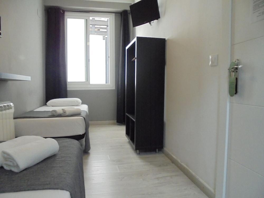 Hostal Easy Sants